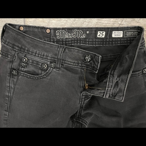 Jeans - Picture 2 of 3